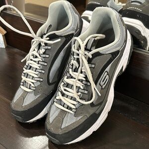 Skechers Gray Athletic Shoes with Chunky Design and Thick Cushioning